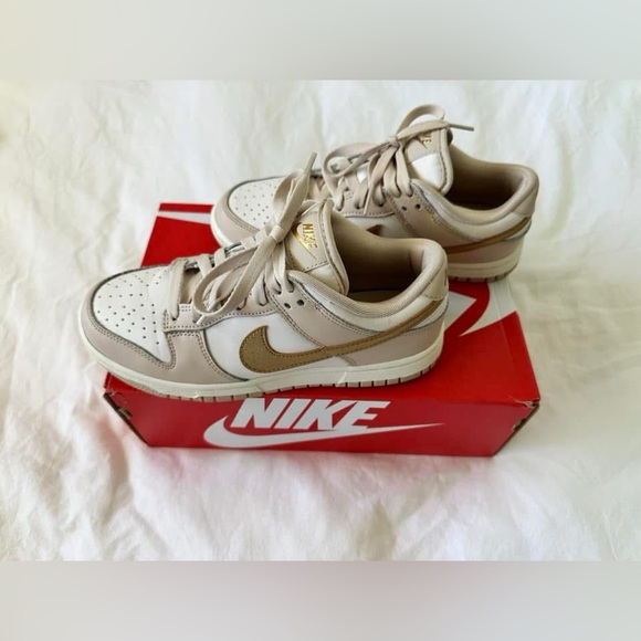 Nike Dunk Low in Phantom Metallic Gold, Women’s Size US 6 - EUC!!l - Picture 4 of 8